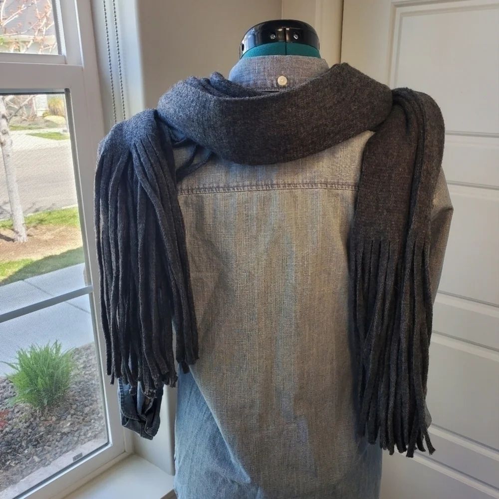 LUCKY BRAND OVERSIZE LONG SCARF WRAP SHAWL GREY ACRYLIC BLEND FRINGE WOMEN OS